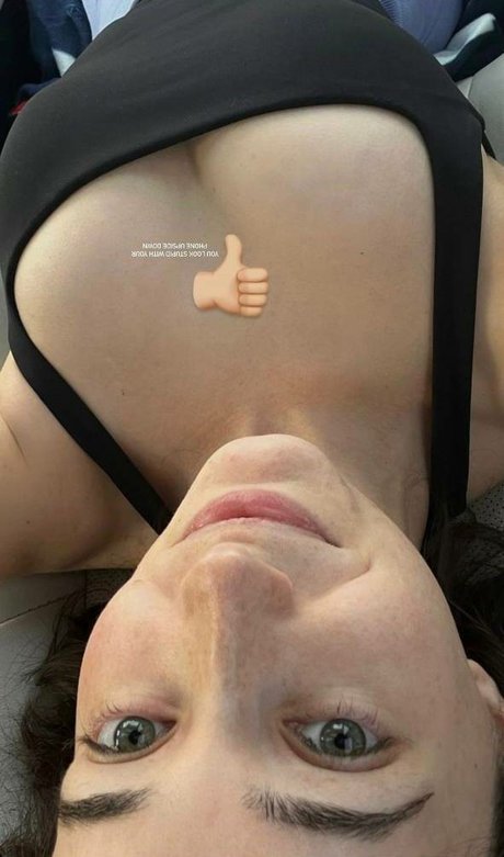 Kira Schmitt pretty actress img