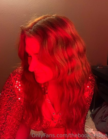 thebookishhoe naked model pics