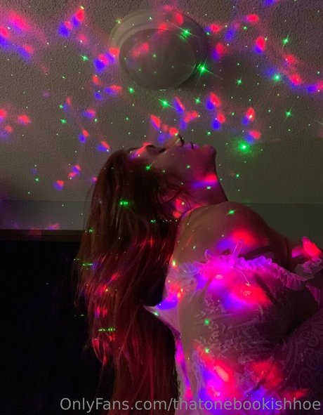 thebookishhoe art actress pic