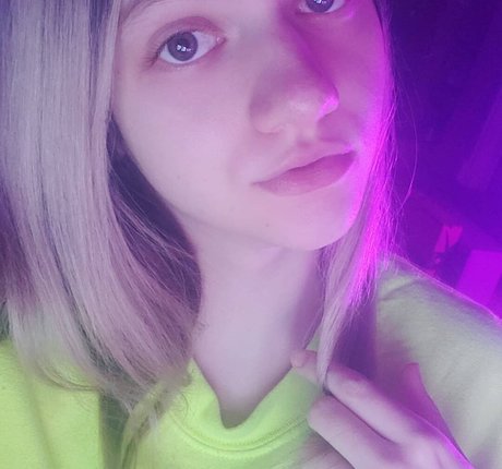 Annonalfa nude star photo