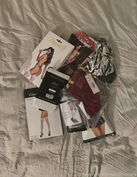 simoniliciousxxx porn actress image