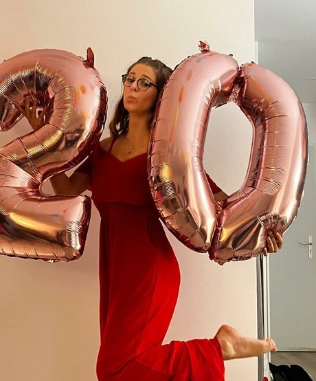 Nina Joy Quick model image