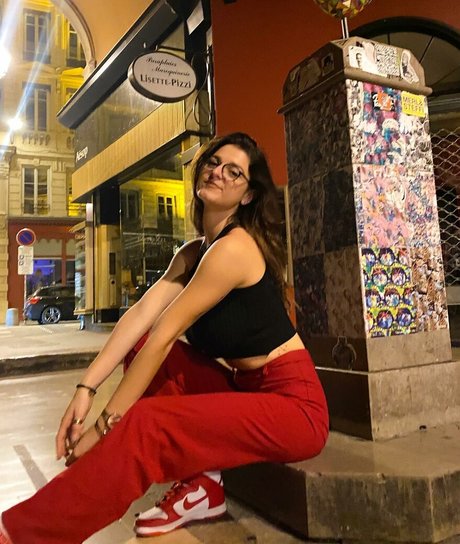 Nina Joy model pretty pics