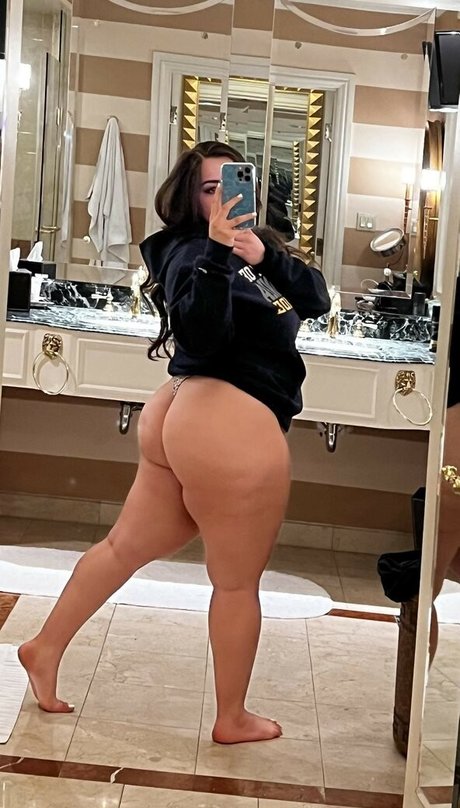 Sara Hart nice model img