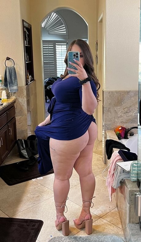 Sara Hart adult star pic