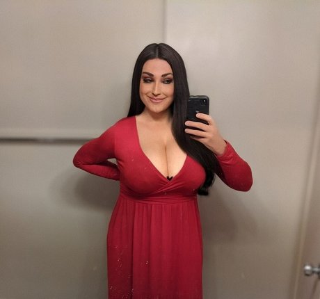 ThighHiBby star sexy photos