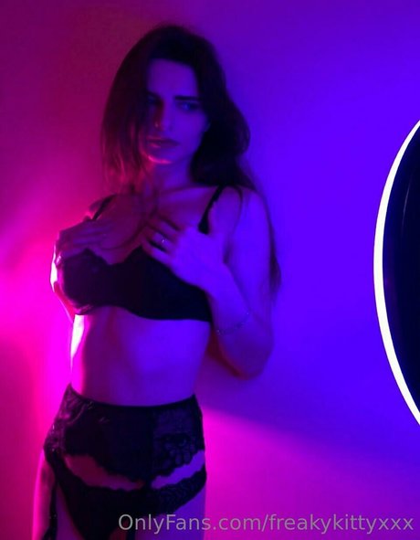 freakykittyxxx xxx pornstar galleries