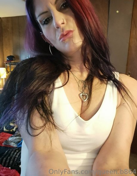 queen b864 nude actress img