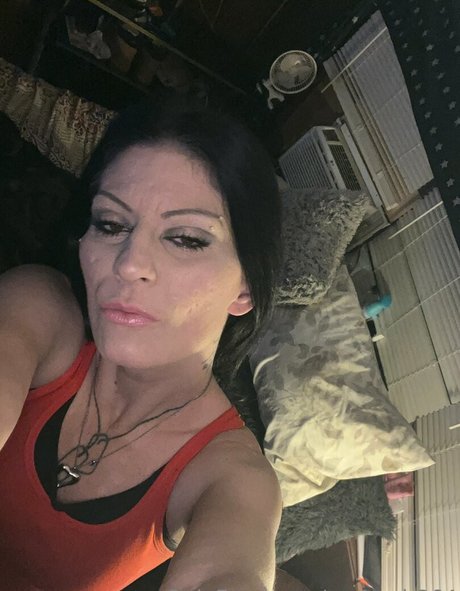 queen b864 star erotic pic