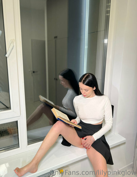 lilypinkglow hd actress image