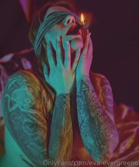 eva evergreene model naked image