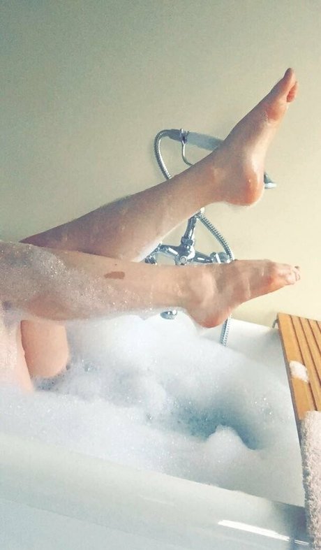 lilyevansfree free model image