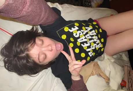 Lilac Lullaby model hd picture