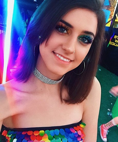 SophieSommers nudes model pictures