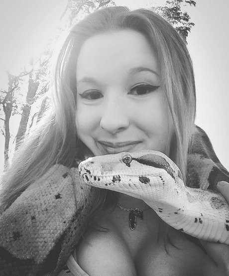 Krisea Marina pornstar free pictures