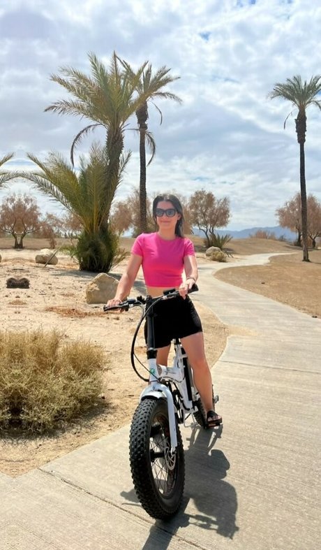 Kora Raw porn star image