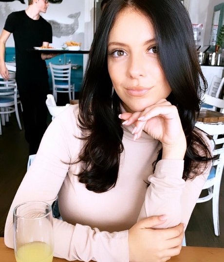 Rachel Winchester nude actress image