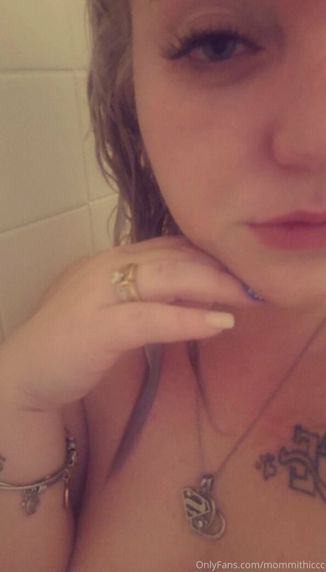 mommithiccc nude actress images