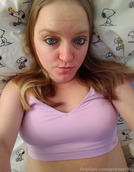 aprilrose1992 sex pornstar image