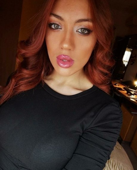 Martina Amoro naked actress gallery