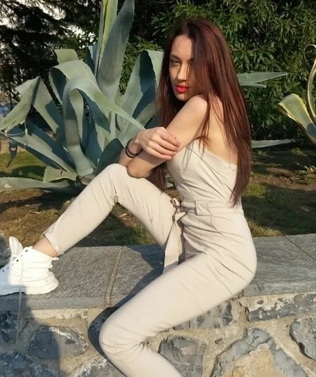 Martina Amoro pretty actress pictures