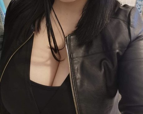 NextDoorQueen sex pornstar pictures