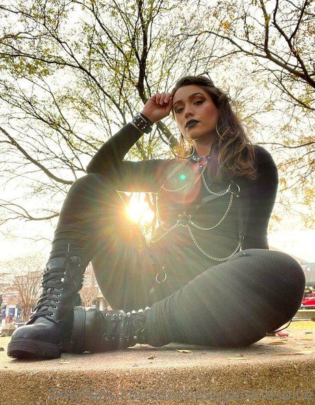 divinesugarandspice hot star image