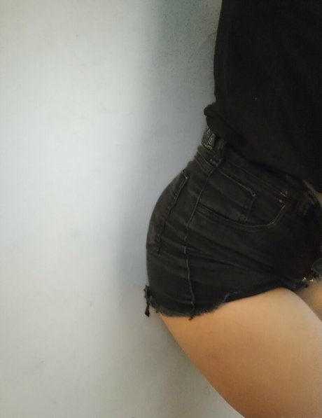 yougirlx18 model adult images