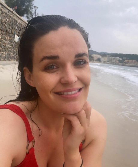 Laura Winter erotic model galleries