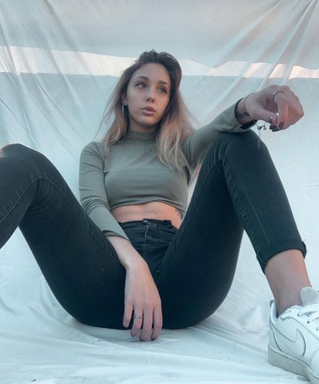 agusdigri star sexy gallery