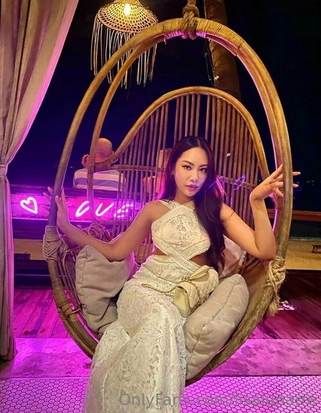 chubby teen onlyfans beautiful naked image