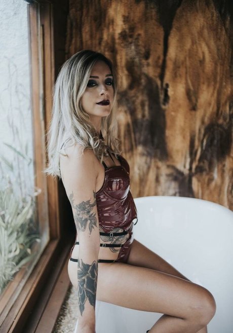 dontfvckingdie nude pornstar galleries