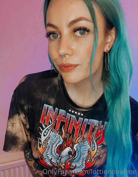 lottienovafree exclusive model img