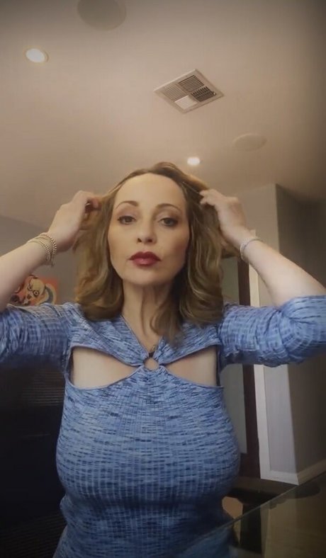 Tara Strong star exclusive photos