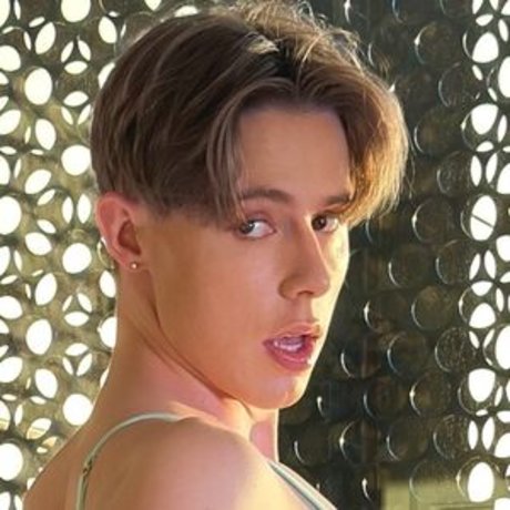 Ararity hot actress img