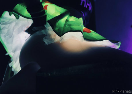 PlanetPlayBunny star xxx pic