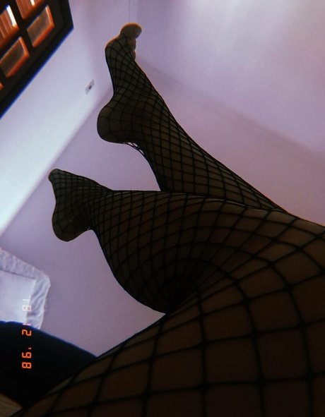 Alaine Crissie model adult picture