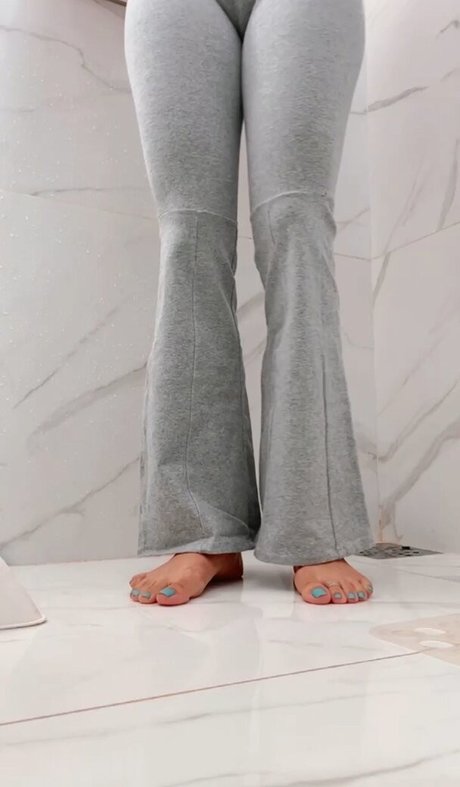 Alaine Crissie pornstar xxx pictures