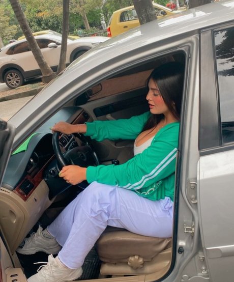 Dayalis Moreno pretty model photos