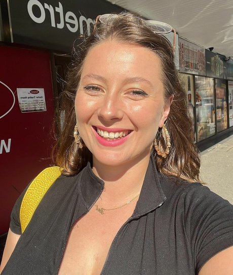 SliceOfSalami model nude gallery