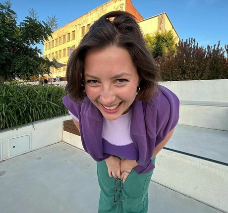 SliceOfSalami beautiful actress photo