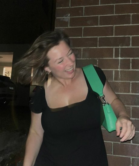 SliceOfSalami model pretty photo