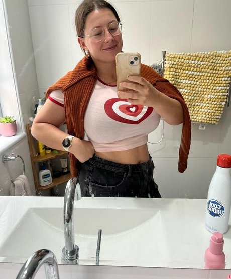 SliceOfSalami model porn image