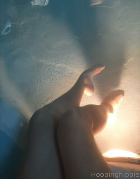 hoopinghippie23 erotic model photos