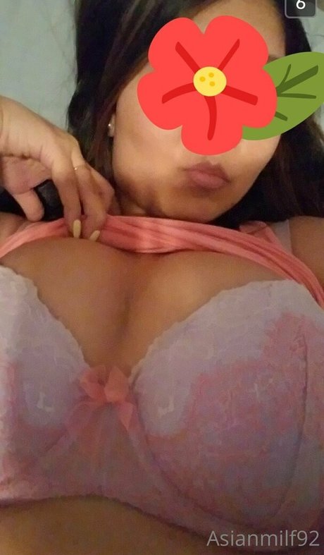 asianmilkers model erotic pic