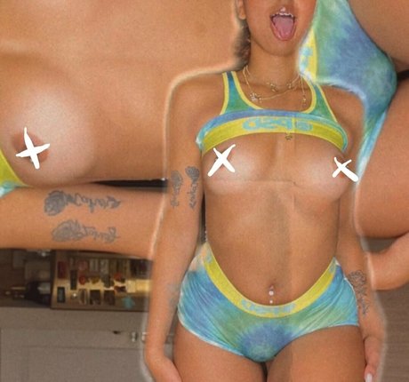 its queen model sex photos