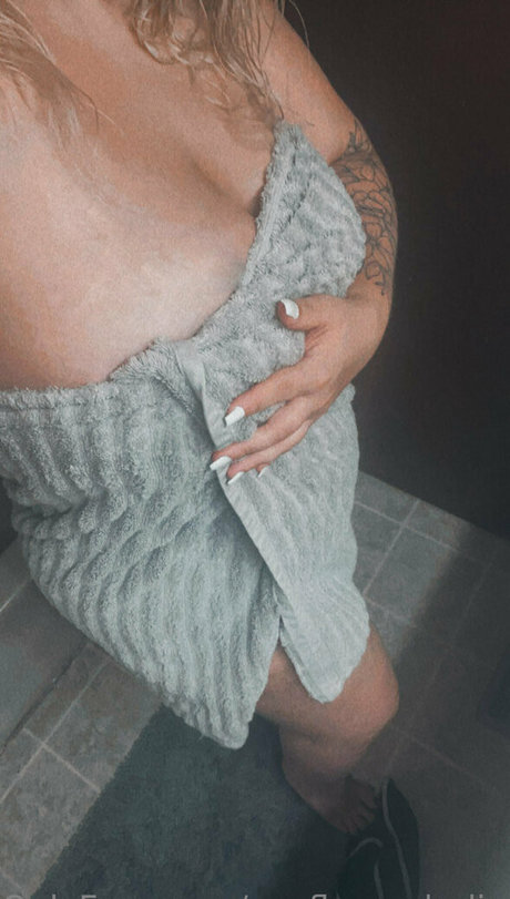 pregnant xxx onlyfans nude photo