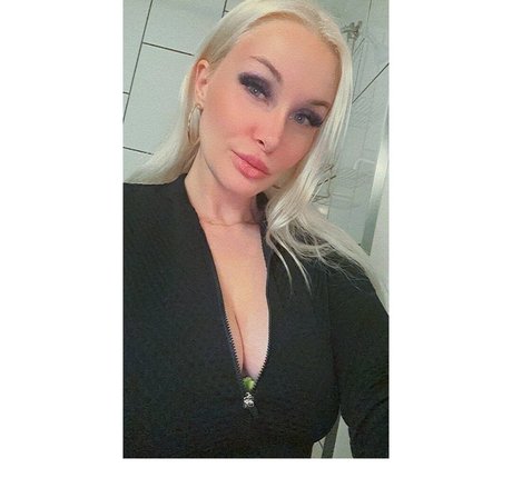 ursweetcandyy nudes model pictures