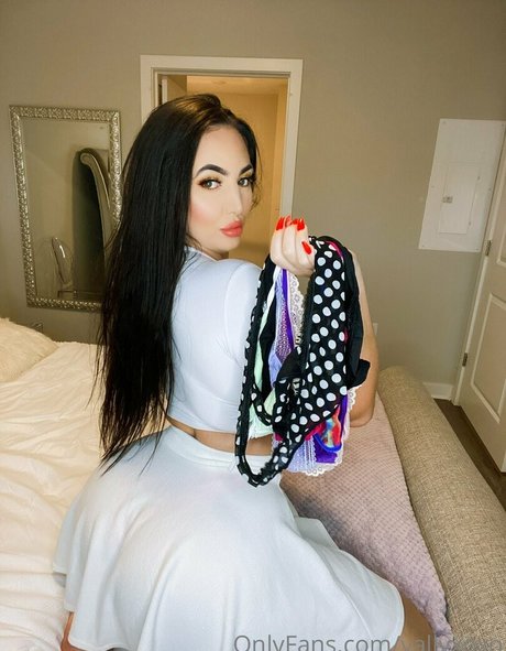 vallyxoxo nudes model images