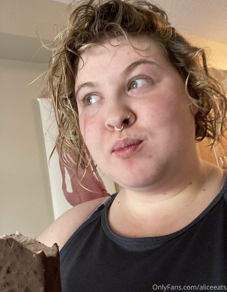 aliceeats nude actress photos